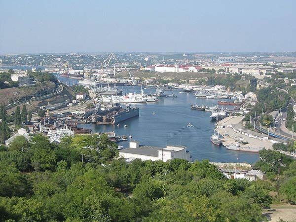 Аномально теплая для января погода установилась в Севастополе.