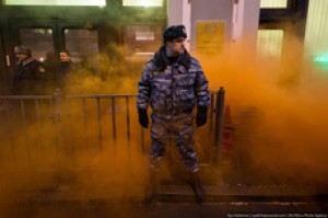 В Москве закидали шашками здание ЦИК 