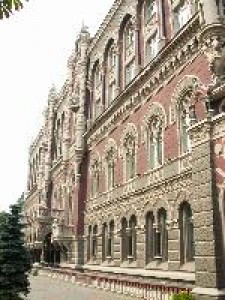Янукович поручил Нацбанку выплатить долги по вкладам Сбербанка СССР