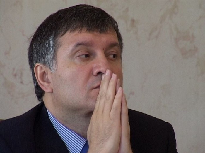 Аваков не хочет жертв среди мирного населения