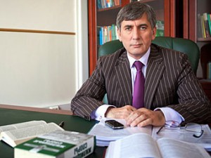 Защитник шариатских судов Дагир Хасавов сбежал из России
