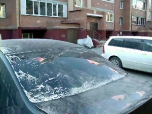 В Омске в виде осадков выпал неизвестный белый порошок