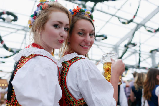 Пока мы работает в Германии отдыхают. Свежие фото с Октоберфеста 2012