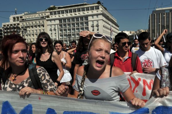 Большую тройку в Греции встретили протестами на мотоциклах