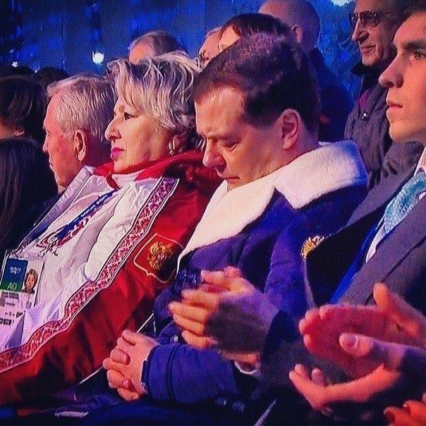 Медведев спит на церемонии открытия Олимпийских игр