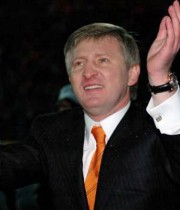 Ахметов планирует оставаться в Киеве