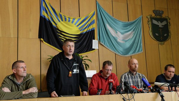 В Славянске освобождены наблюдатели ОБСЕ