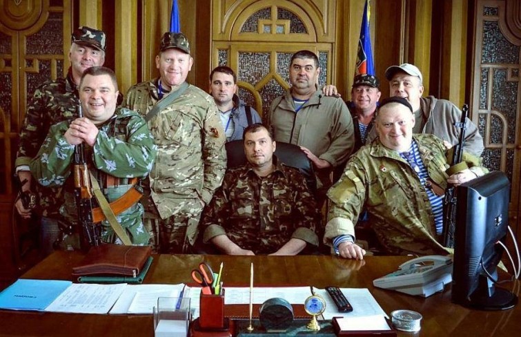 Террористы из Луганской Народной Республики вводят военное положение