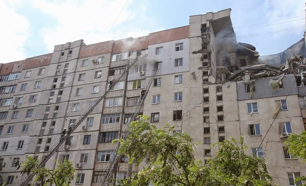 Спасатели: три человека погибли при взрыве в Николаеве