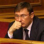 Луценко: ночью из России проехало 15 «КамАЗов» с террористами 