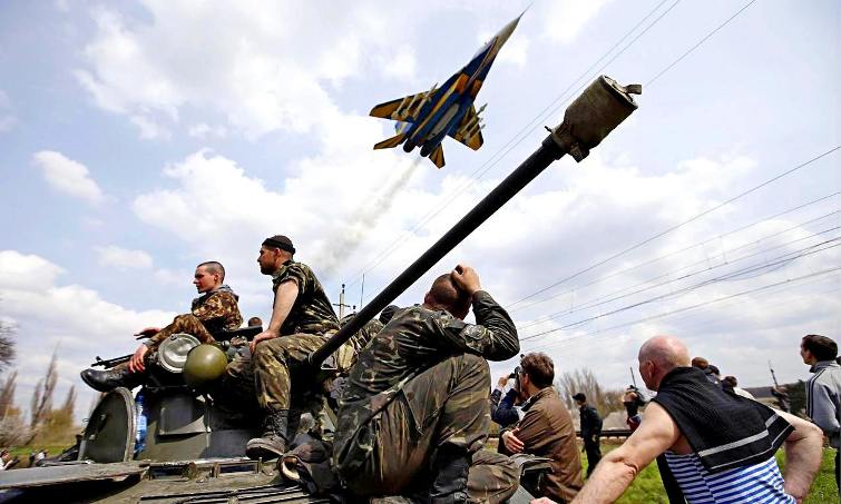 Сегодня на Донбассе могут ввести военное положение