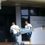 Видео. С Донецкого Горсовета сняли герб Украины